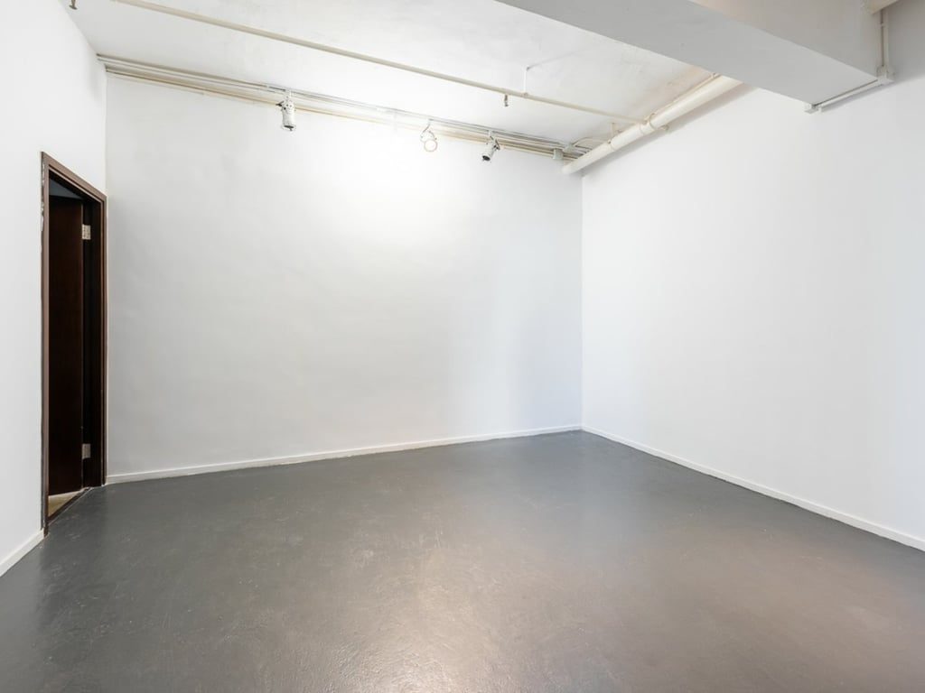 photo 13 — Derrick Industrial Building, Wong Chuk Hang