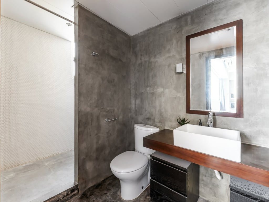 photo 14 — Derrick Industrial Building, Wong Chuk Hang