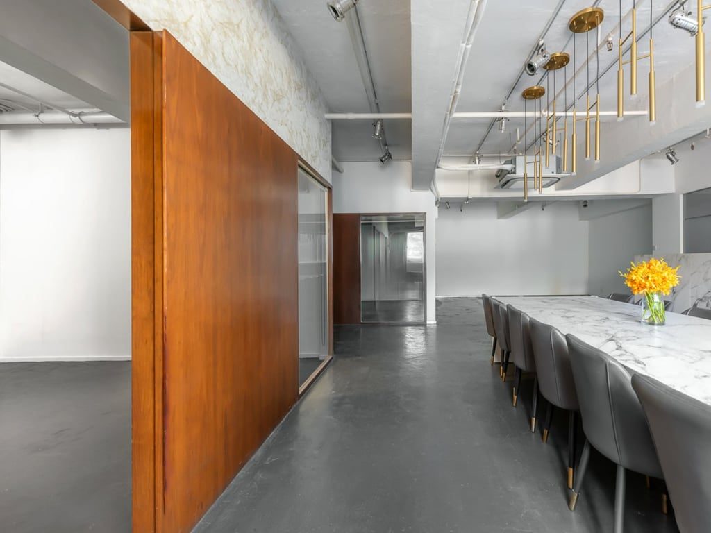 photo 8 — Derrick Industrial Building, Wong Chuk Hang