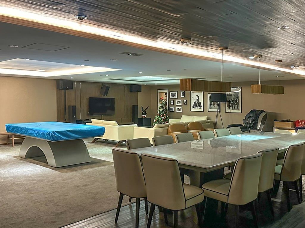 photo 3 — Summit Industrial Building, Chai Wan