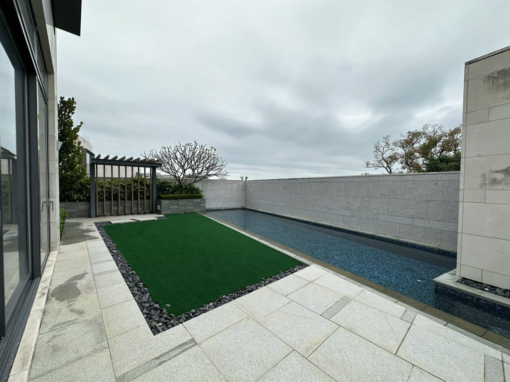 photo 4 — Horizon Drive No.1, Chung Hom Kok Road 44 46 48 & 50, Chung Hom Kok