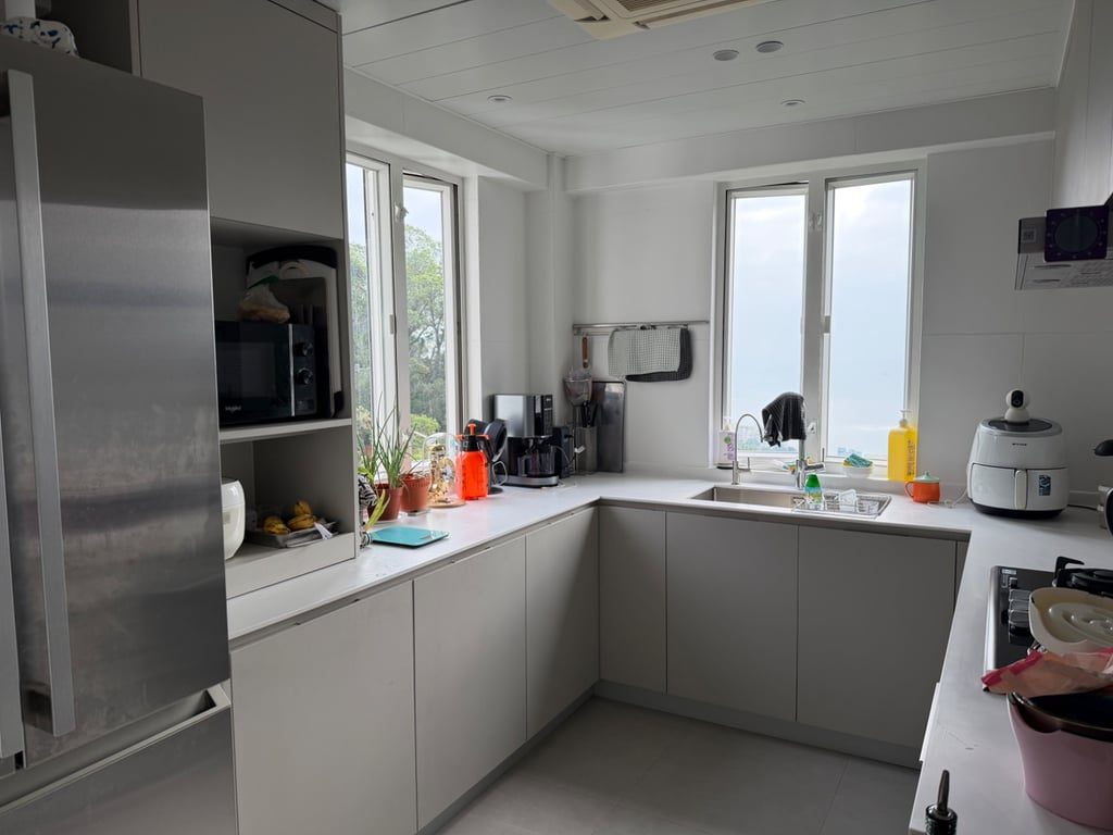 photo 4 — Y.Y. Mansions Blk C, Pok Fu Lam