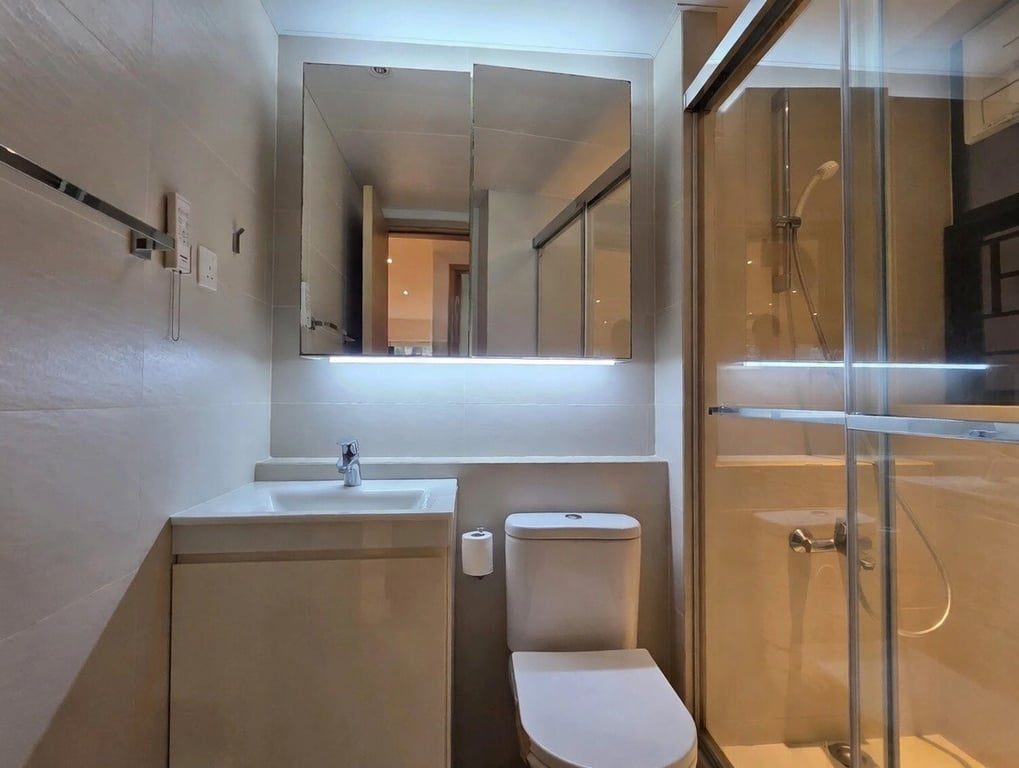 photo 3 — Elegant Terrace Twr 1, Mid Levels Central