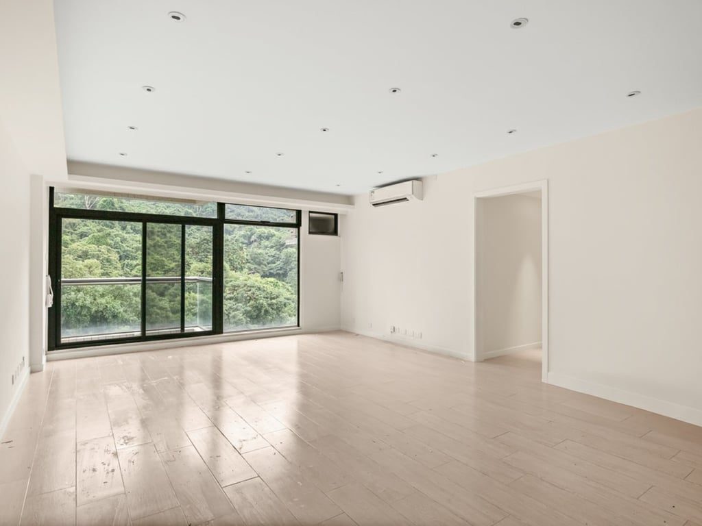 photo 3 — Hatton Place, Mid Levels West