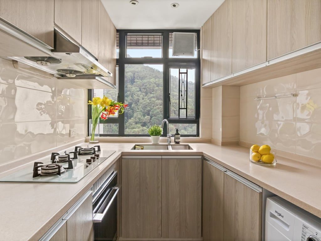 photo 5 — Hatton Place, Mid Levels West