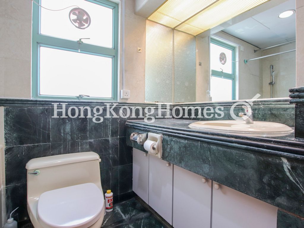 Master Bathroom — Goldwin Heights, Mid-levels West