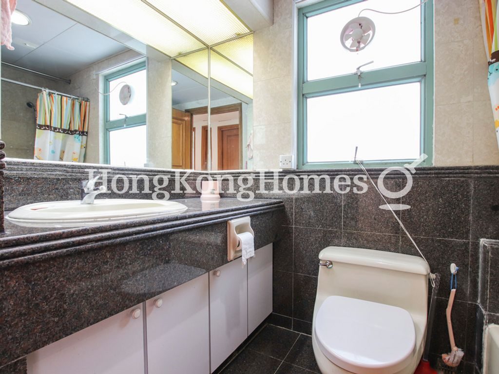 Guest Bathroom — Goldwin Heights, Mid-levels West