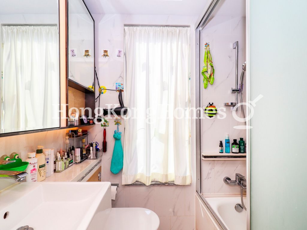 Master Bathroom — 倚南，鴨脷洲
