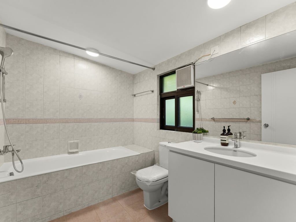 photo 18 — Fairway Vista, Clear Water Bay
