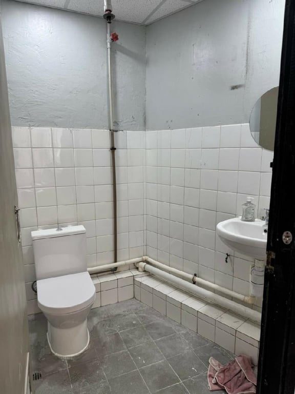 photo 4 — Remex Centre, Wong Chuk Hang