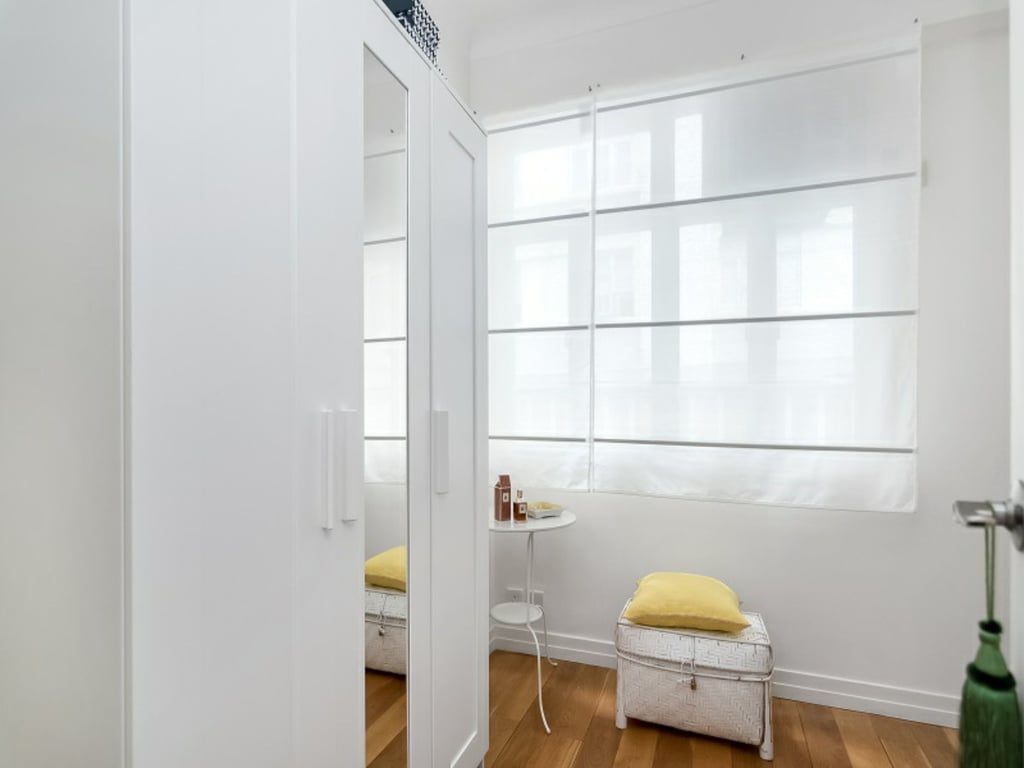 photo 6 — 10 Castle Lane, Mid Levels West