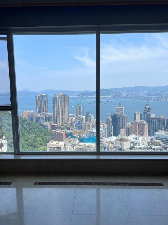 相片 4 — 利高大廈，西半山