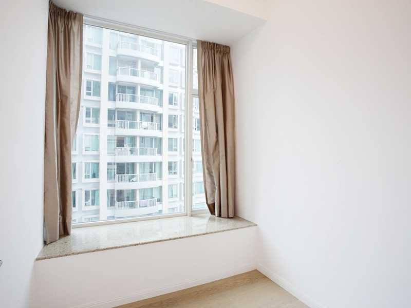 photo 5 — Conduit 18, Mid Levels Central