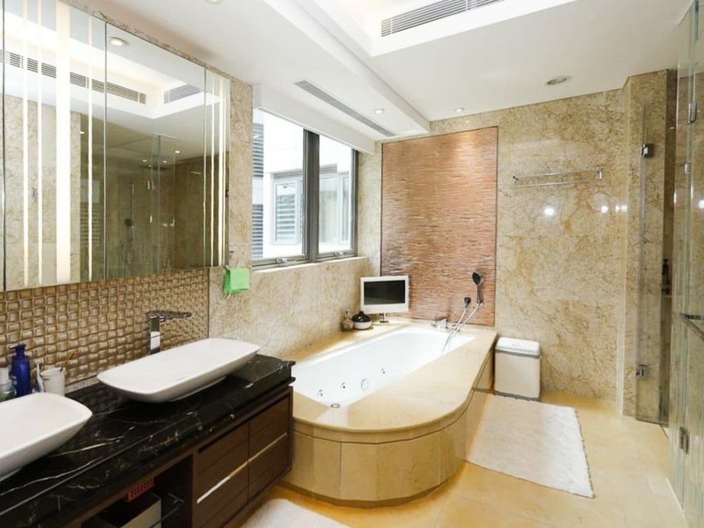 photo 7 — 55 Conduit Road, Mid Levels Central