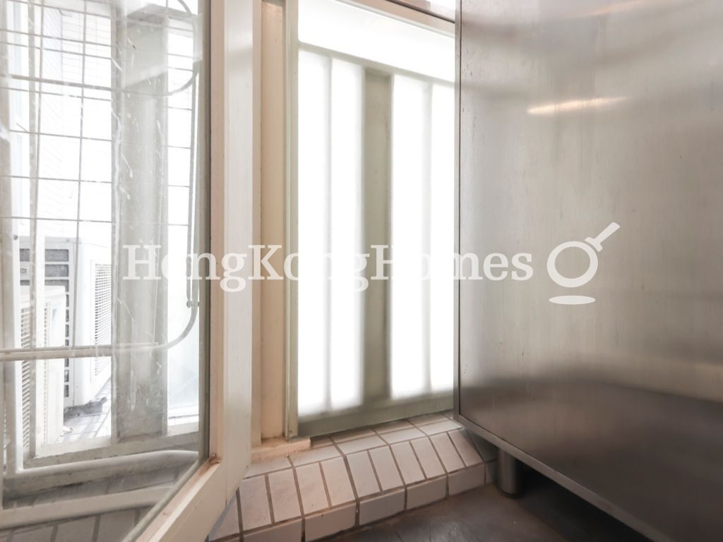 Balcony off Kitchen — 聚賢居 - 第01座，中環