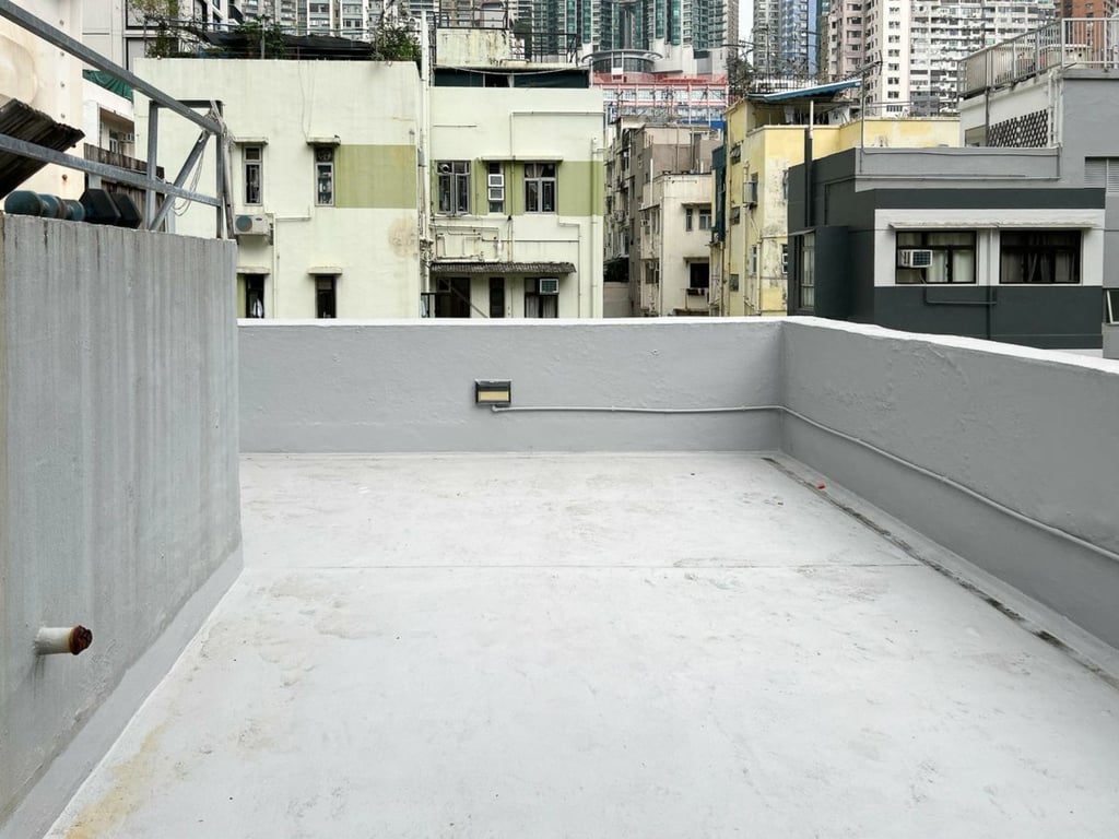 photo 4 — Luen Yick Building, Soho