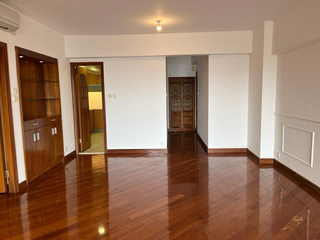 photo 6 — Realty Gardens, Mid Levels Central