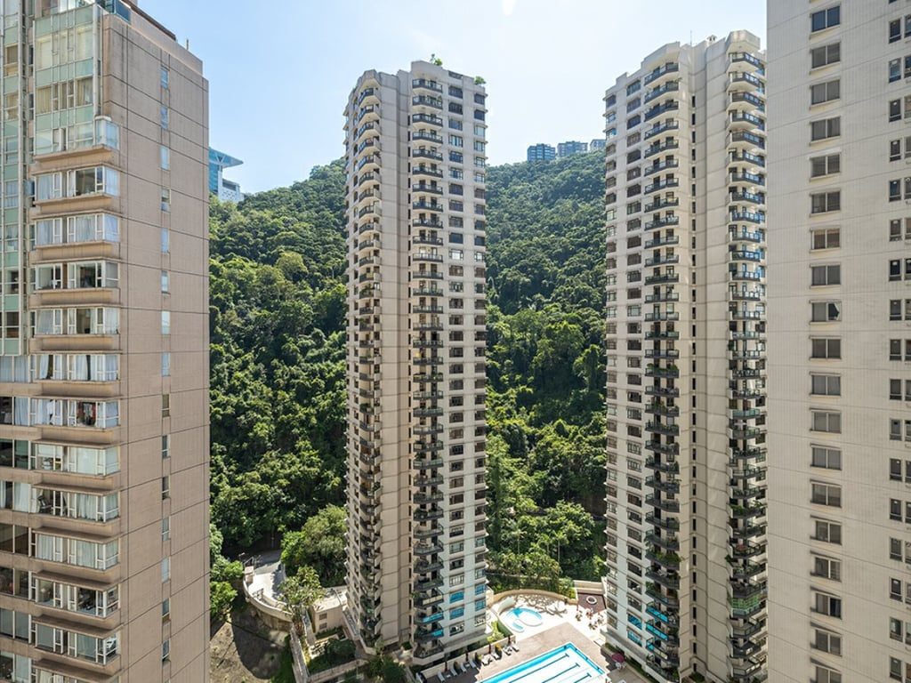 photo 2 — Clovelly Court, Mid Levels Central
