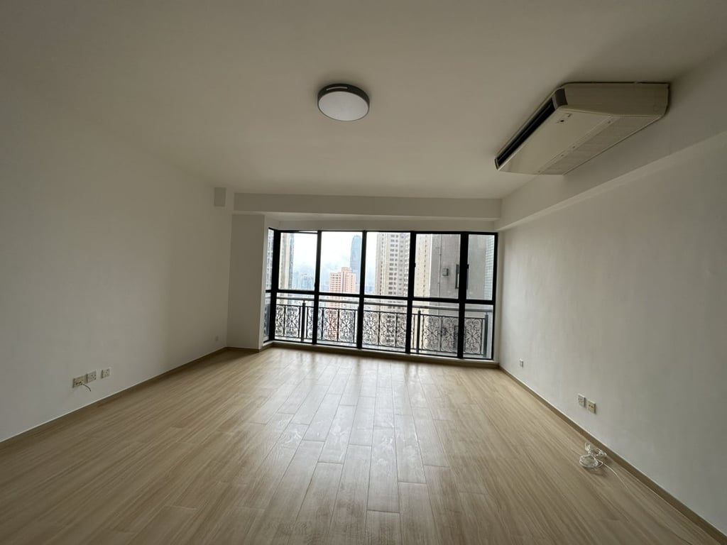 photo 3 — Clovelly Court, Mid Levels Central