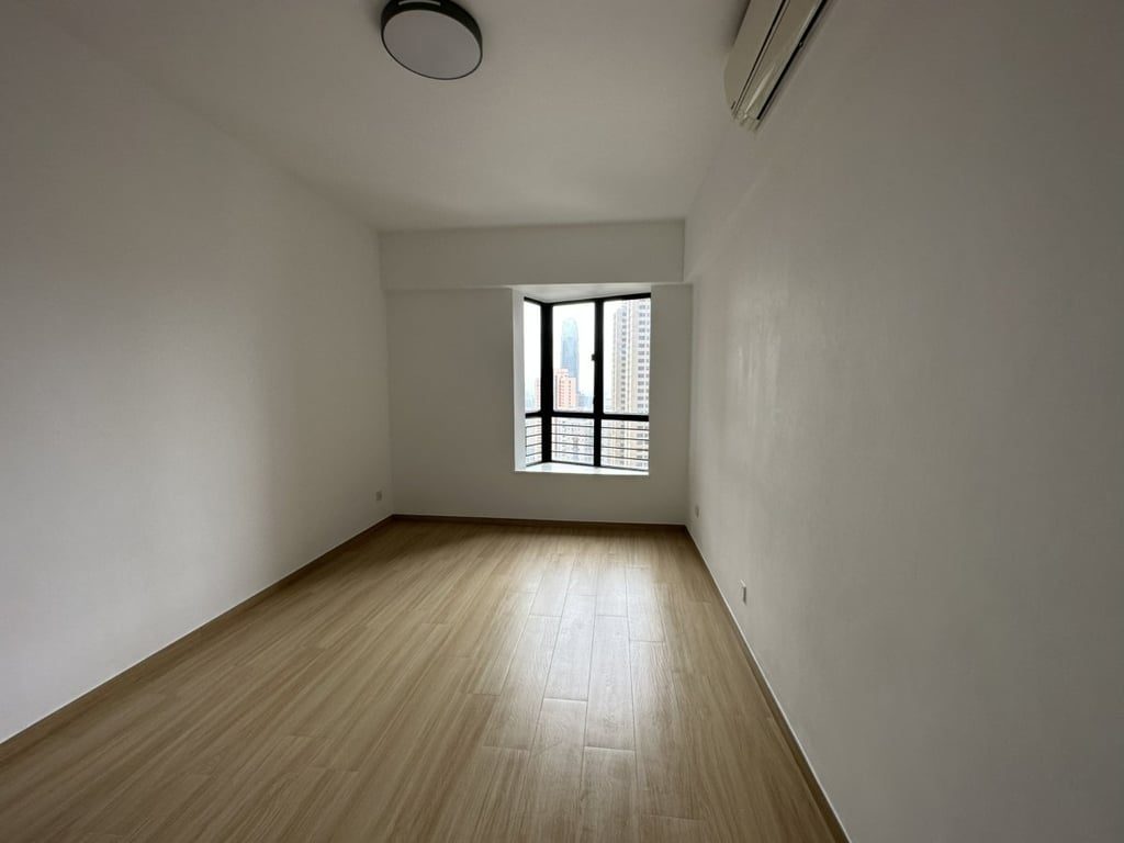 photo 5 — Clovelly Court, Mid Levels Central