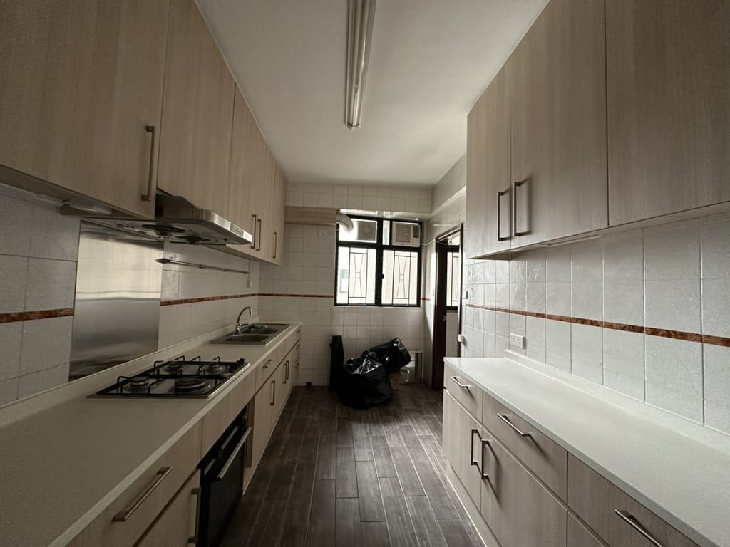 photo 6 — Clovelly Court, Mid Levels Central