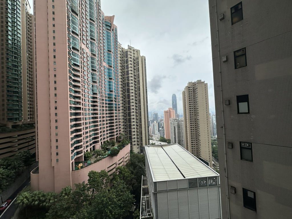 photo 7 — Clovelly Court, Mid Levels Central