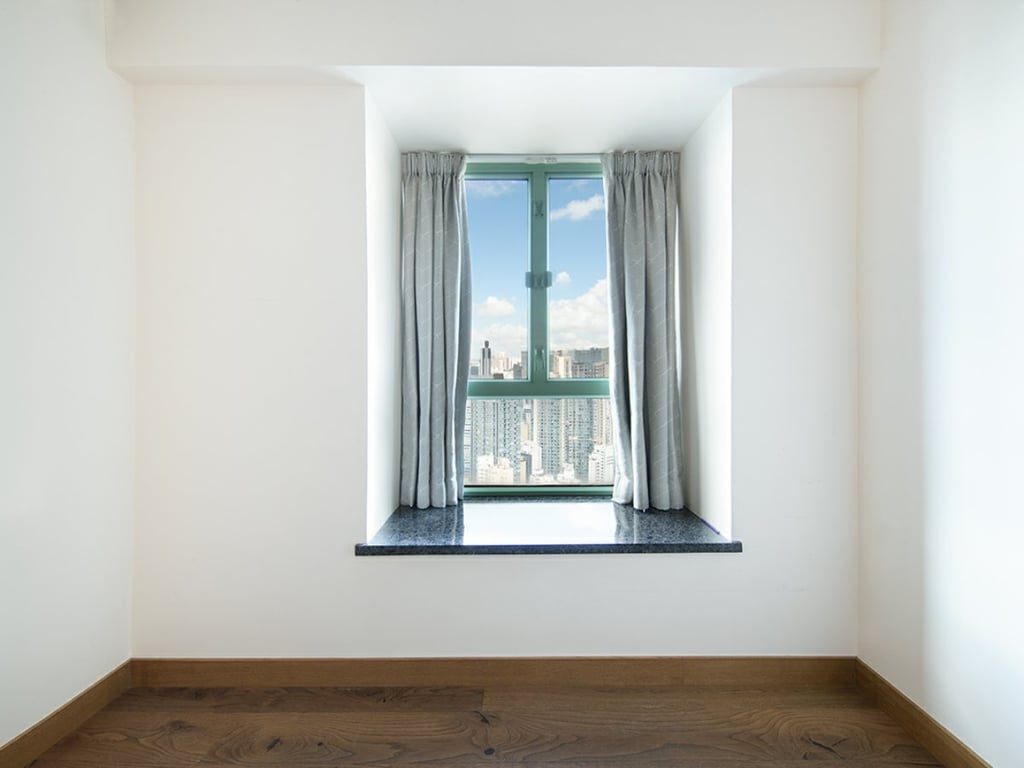 photo 9 — Royal Court, Mid Levels East