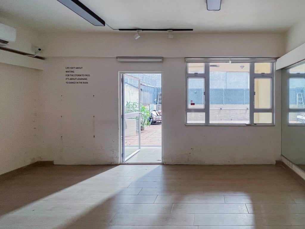 photo 6 — Kam Fung Building, Sheung Wan
