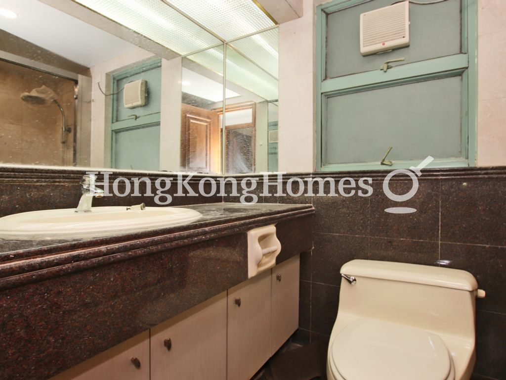 Guest Bathroom — Goldwin Heights, Mid-levels West