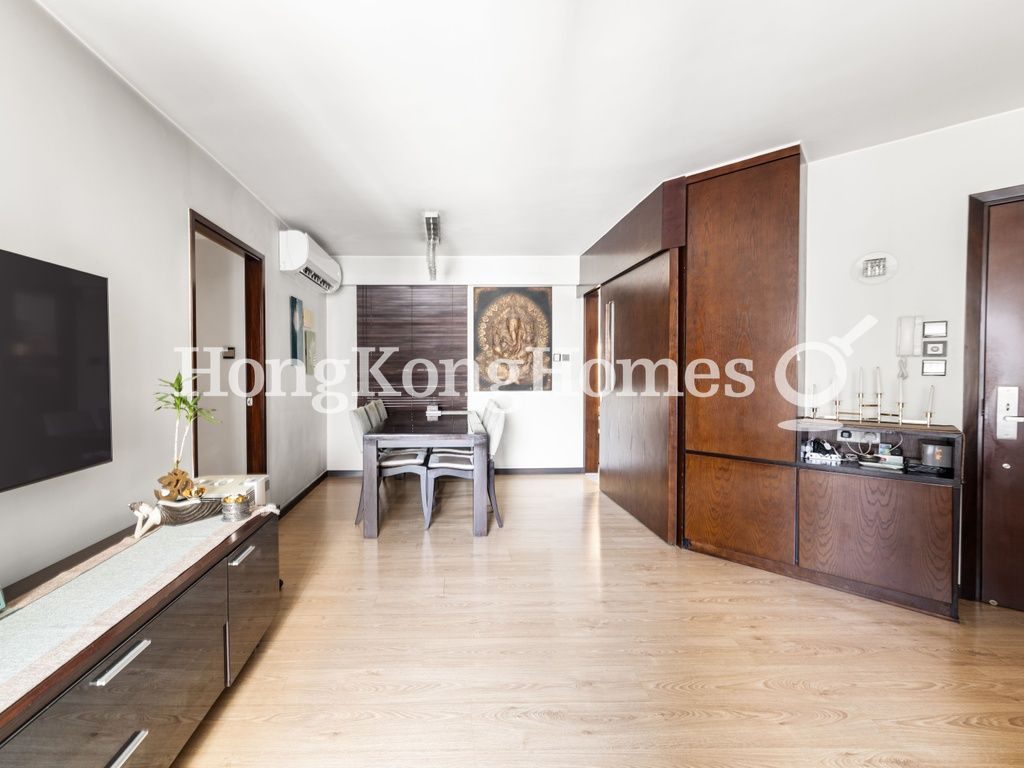Living and Dining Room — Goldwin Heights, Mid-levels West