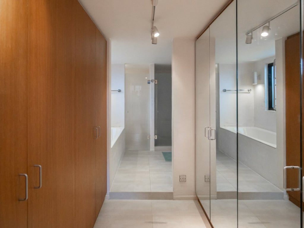 photo 7 — Kam Kin Mansion, Mid Levels Central