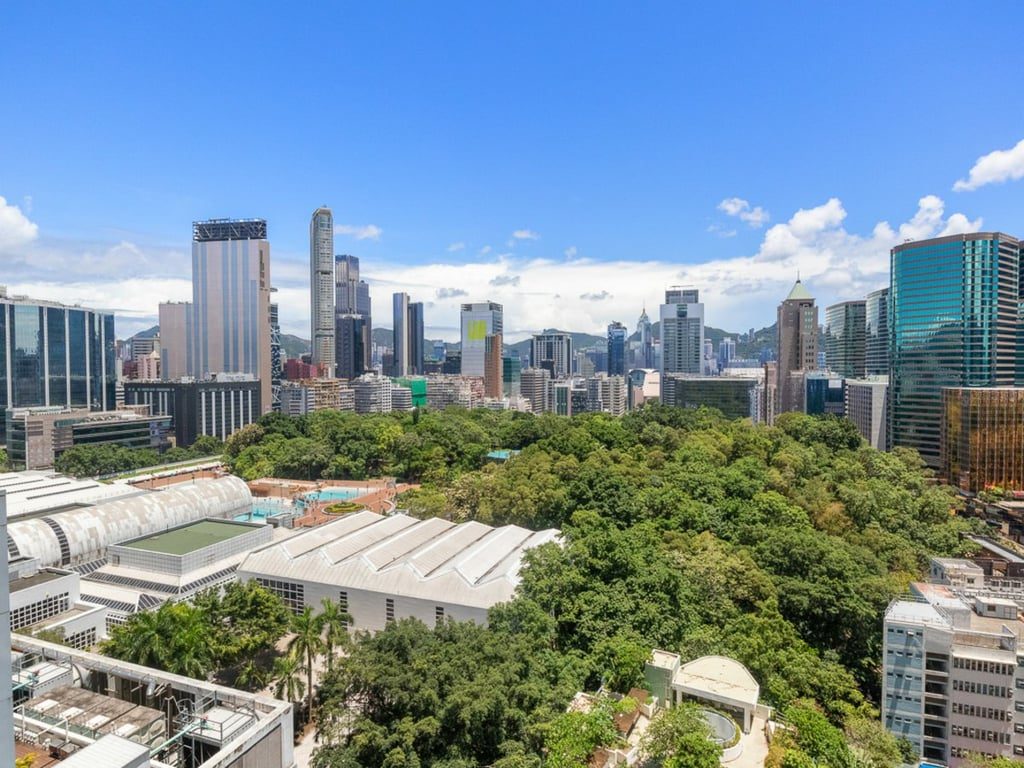 photo 4 — The Victoria Towers, Tsim Sha Tsui