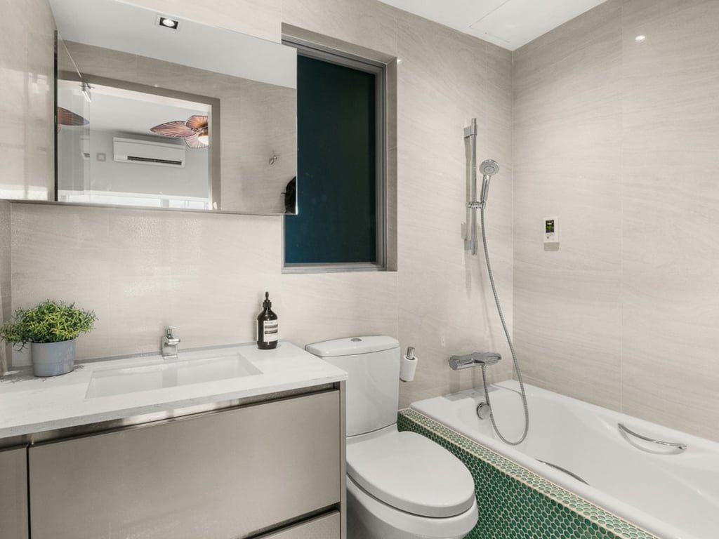 photo 8 — The Victoria Towers, Tsim Sha Tsui