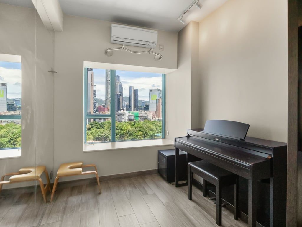 photo 10 — The Victoria Towers, Tsim Sha Tsui