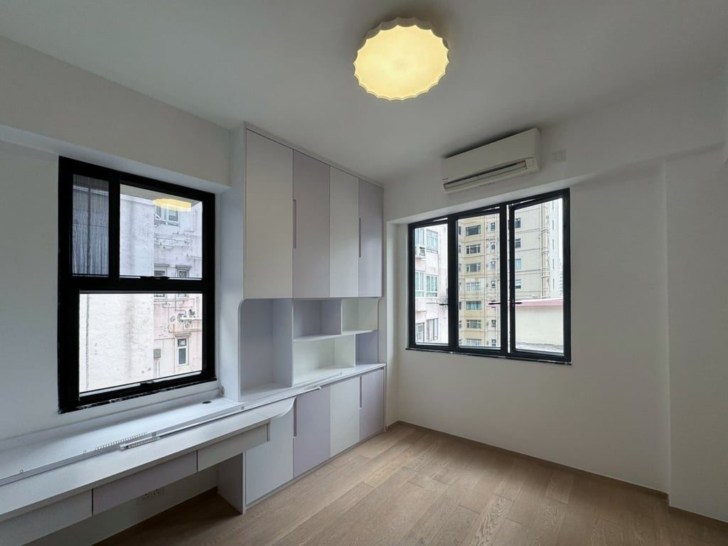 photo 5 — Peace Court, Mid Levels West