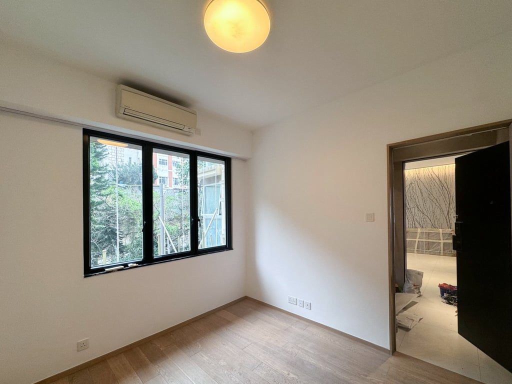photo 6 — Peace Court, Mid Levels West
