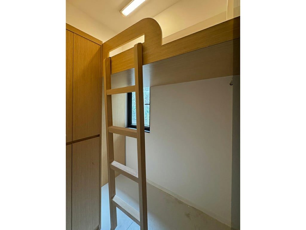 photo 10 — Peace Court, Mid Levels West