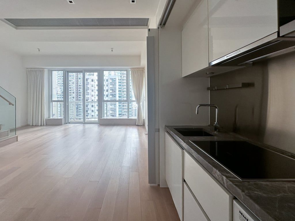 photo 3 — The Morgan, Mid Levels Central