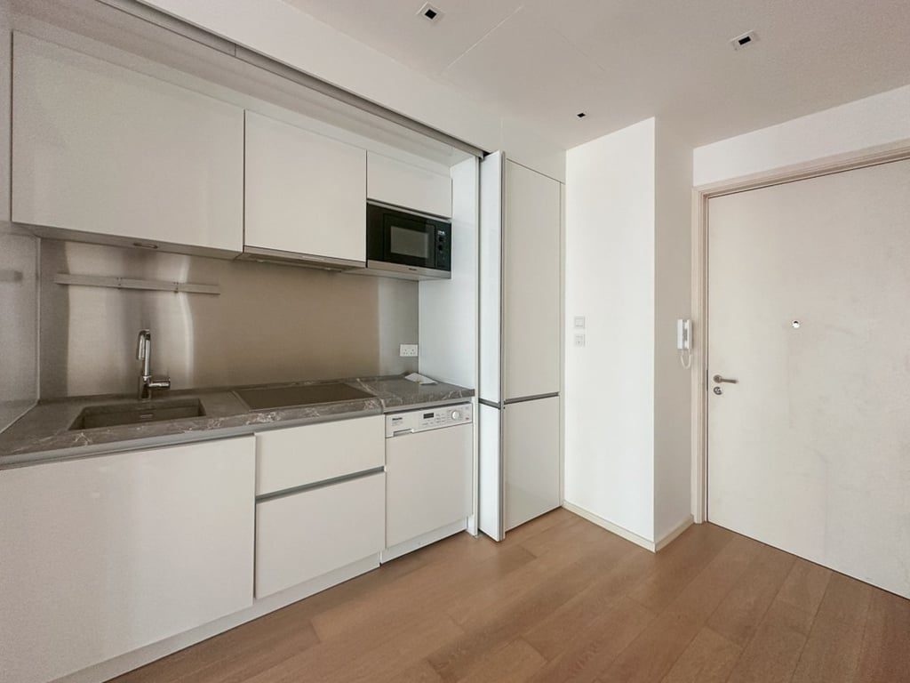 photo 4 — The Morgan, Mid Levels Central