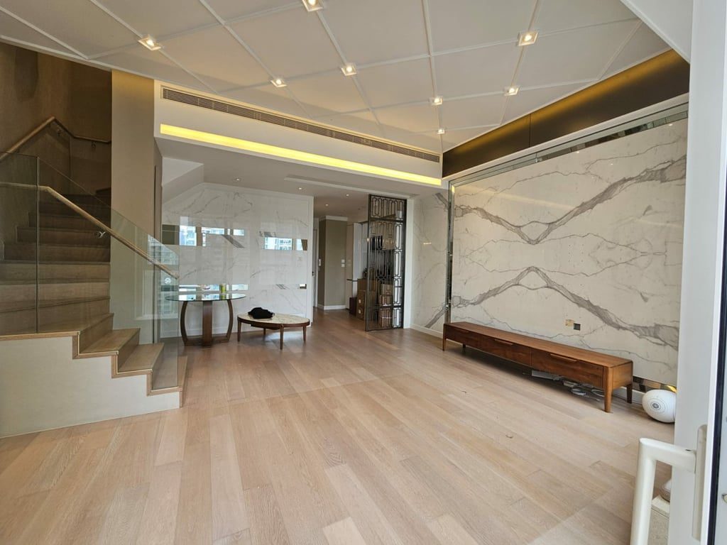 photo 3 — The Morgan, Mid Levels Central