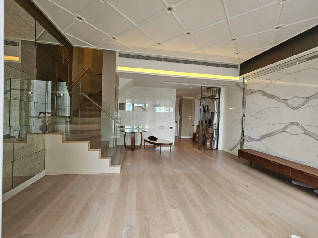 photo 4 — The Morgan, Mid Levels Central