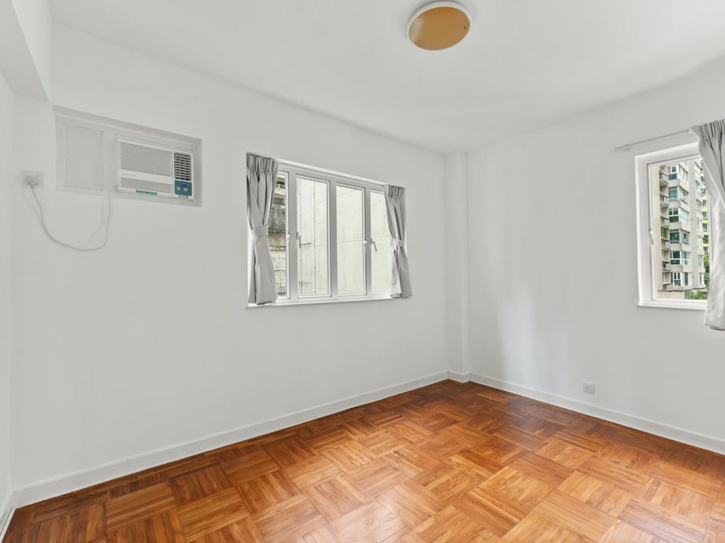 photo 11 — Botanic Terrace, Mid Levels Central