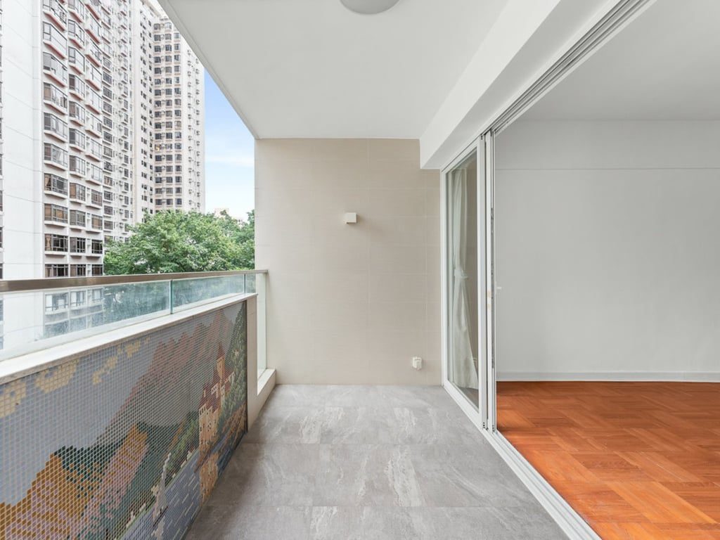 photo 4 — Botanic Terrace, Mid Levels Central