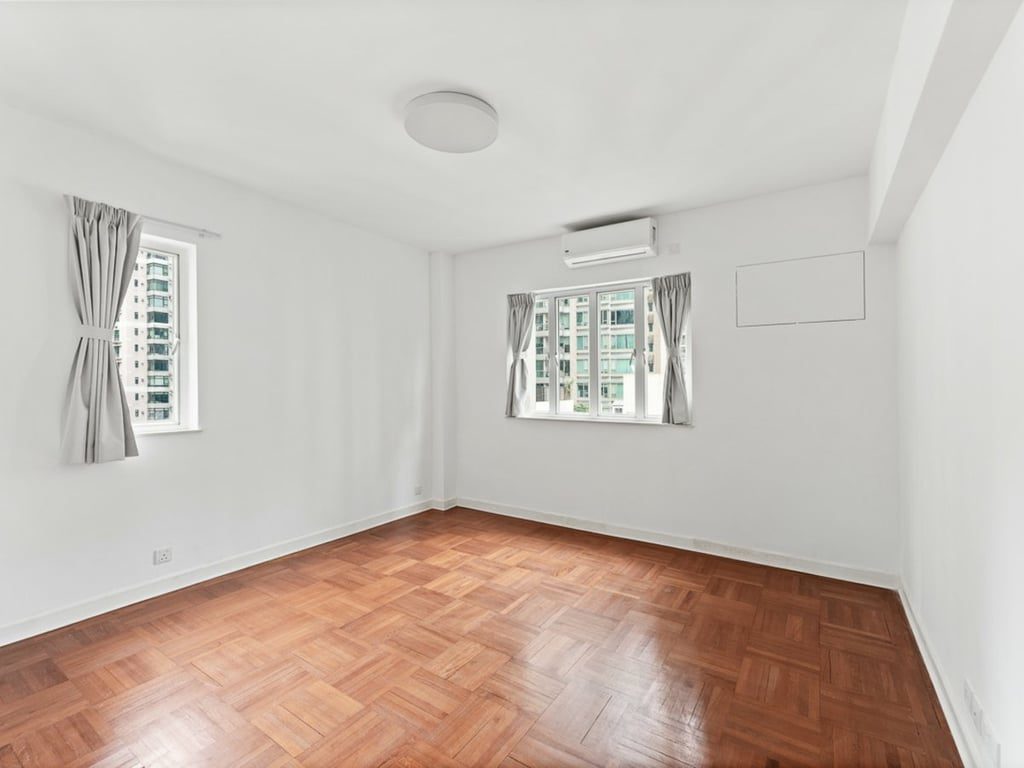 photo 7 — Botanic Terrace, Mid Levels Central