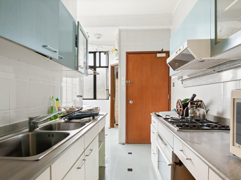photo 9 — 37 Repulse Bay Road, Repulse Bay