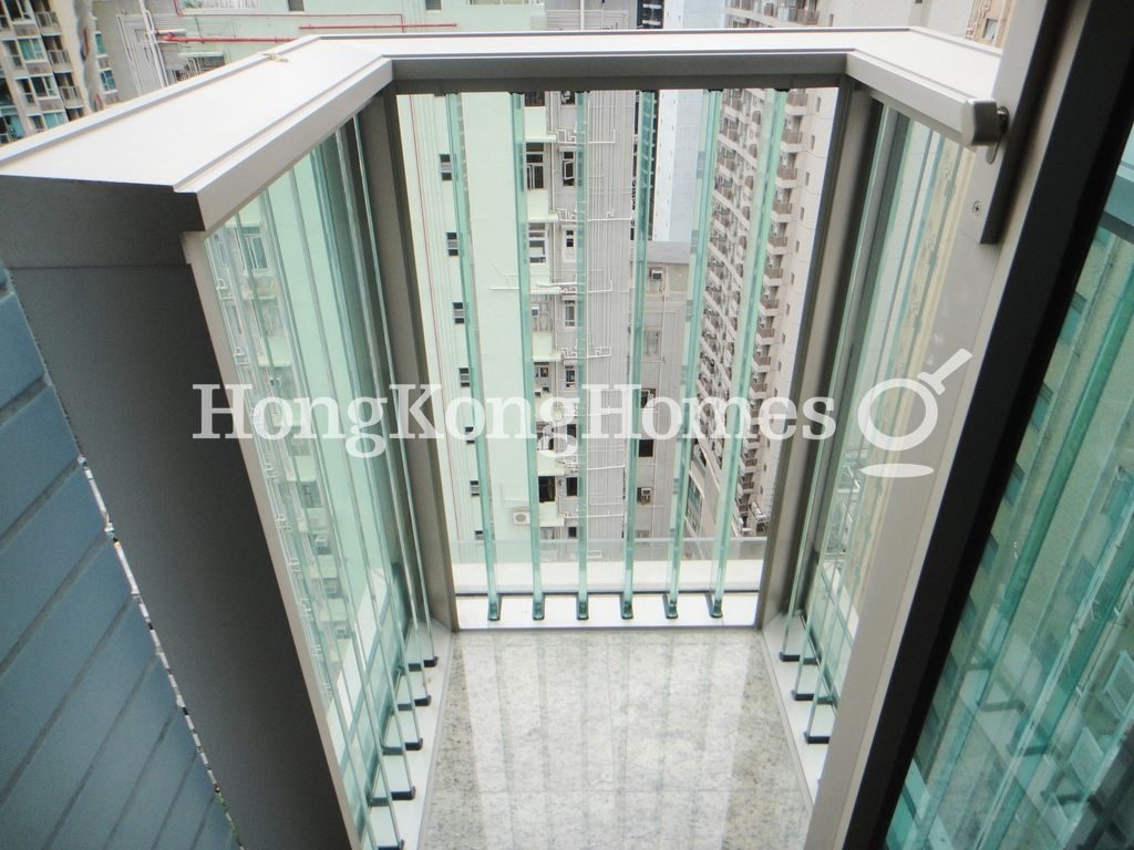 Balcony off Living and Dining Room — 囍匯 - 第2期- 第2座，灣仔