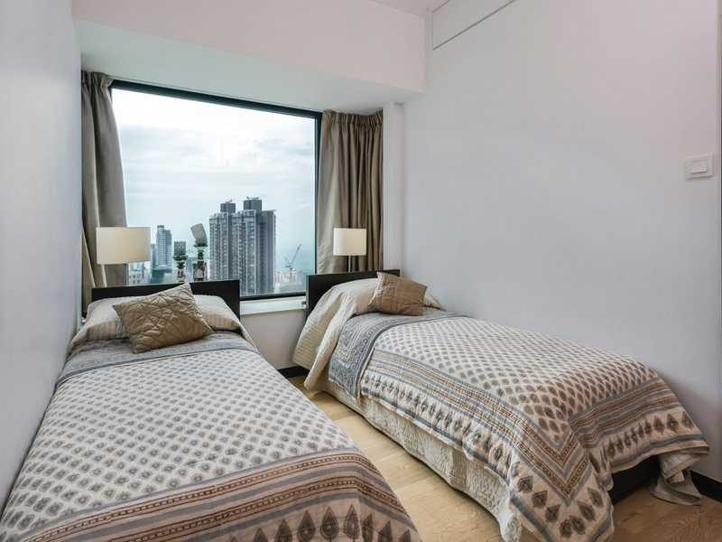 photo 12 — Centre Place, Sai Ying Pun