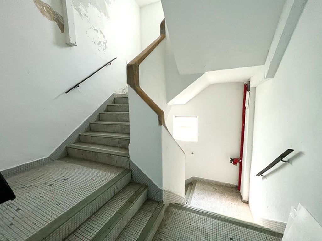 photo 10 — Hollywood Building, Sheung Wan
