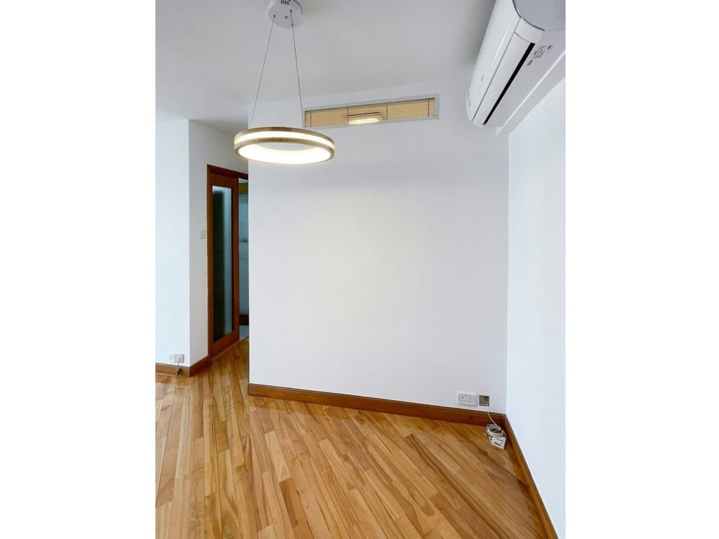 photo 2 — Grandview Tower, Mid Levels East