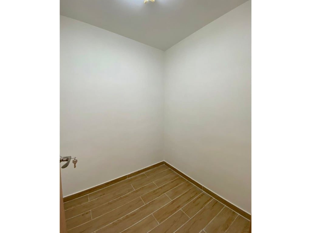 photo 5 — Brilliant Court, Kennedy Town